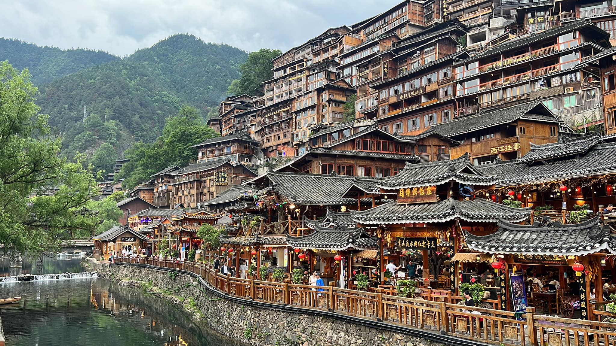 TOUR DU LỊCH ĐƯỜNG BỘ TRUNG QUỐC GIÁ RẺ NHẤT THỊ TRƯỜNG TOUR 3 NGÀY 3 ĐÊM TỪ HÀ NỘI – HÀ KHẨU - BÌNH BIÊN – MÔNG TỰ- KIẾN THUỶ -MIÊU TRẠI TÍCH THỦY- THÀNH CỔ KIẾN THỦY KHỞI HÀNH HÀNG TUẦN THỨ 3,4,6
